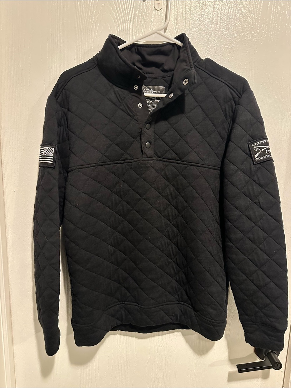 Grunt Style Black Quilted Pullover with Crossed Rifles Print
